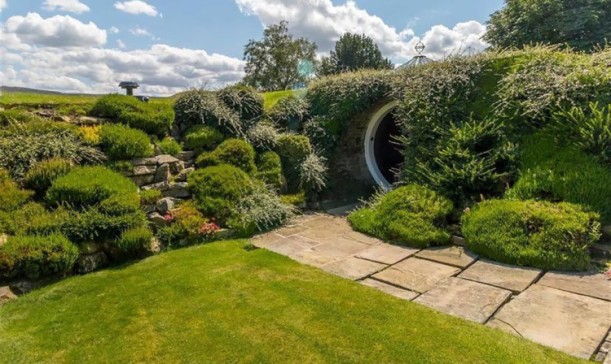Une maison hobbit grand luxe à vendre pour 834 000 euros